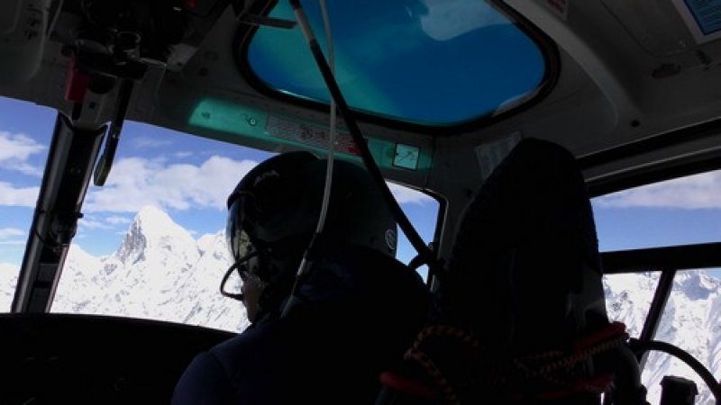 Pohled na vršky s hlavou pilota, foto: Marek Holeček